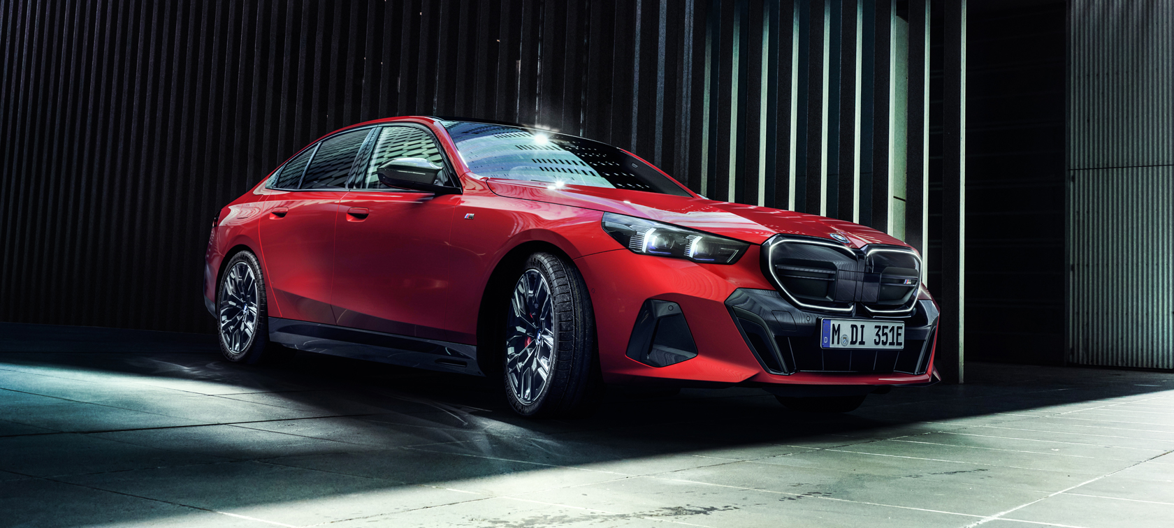 Ehime BMW 本社ショールーム | BMW 正規ディーラー